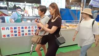 You can play on the beach, also buy seafood,BBQ and fired fishes