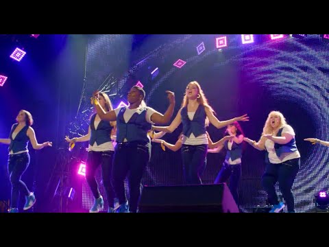 Pitch Perfect 2 Clip Bellas Perform Flashlight At World
