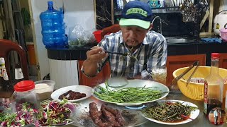 Vlog 1445.Fried dried meat from Stueng treng provincesnd fried mimosa plants with oyster sauce.