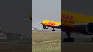 Boeing-777 TakeOff | DHL | #shorts #trending #viralshorts #aviation #boeing #dhlexpress