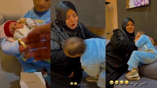 أمي والطفل يزن سعدا بيومنا 😍😘يزن الأسمر و عزیز