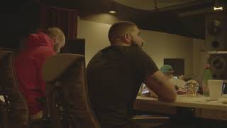 Drake Listening To "Sandra's Rose" (Studio Footage)