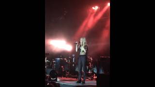 Ellie Goulding performing Beating Heart 4/9/14