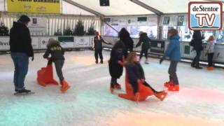 Schaatspret op ijsbaan Raadhuisplein