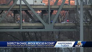 Suspect flees police after chase, crawls underneath Brent Spence Bridge