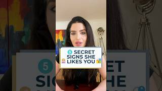 5 Secret Signs She Likes You