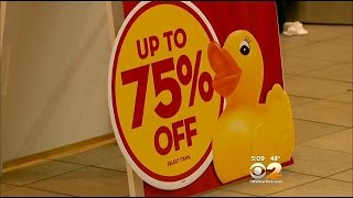 Shoppers On A Mad Dash For Deals After Christmas