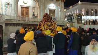 ਅੰਮ੍ਰਿਤ  ਵੇਲੇ ਦੇ ਦਰਸ਼ਨ ਸ਼੍ਰੀ ਗੁਰੂ ਗ੍ਰੰਥ ਸਾਹਿਬ ਜੀ ਦੇ ਸ਼੍ਰੀ ਹਰਿਮੰਦਰ ਸਾਹਿਬ ਤੋਂ