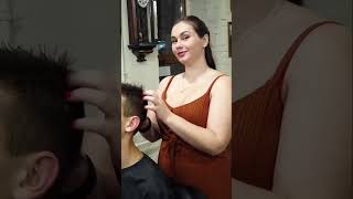 Maknyos pangkas rambut plus bonus pijat di salon sama mba Selvi yang semok !! #shorts #viral