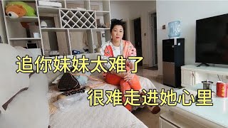 外卖小哥被干妹妹撵出来气病了，阿莲姐来鼓励开导，说的句句在理！【外卖骑行侠】