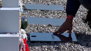 Families of Argentine soldiers killed in Falklands visit graves