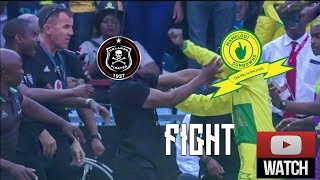 Mamelodi Sundowns Attacker 🔪VS Orlando Pirates Bench⚽ [MASSIVE FIGHT] 10/11/ 2018 HD🔥