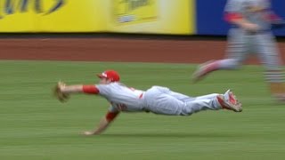 Grichuk makes diving grab, turns double play