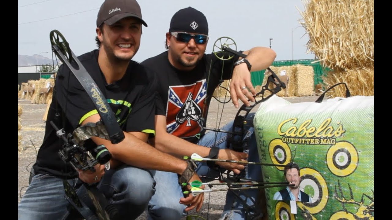 Luke Bryan Hosts ACM & Cabela's Great Outdoors Archery Event - YouTube