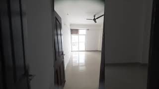 3 BHK PERL CORT RAMPRASTHA GREEN VAISHALI GHAIZABAD CALL 9910989557 1.60 CR 1300 + 4