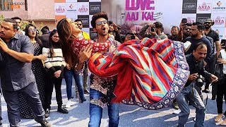 Kartik And Sara Dance For Love Aaj Kal 2 Promotions | Bollywood Live