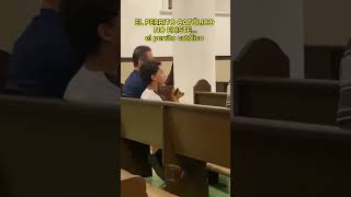 El perro católico sí existe y está aquí en este video