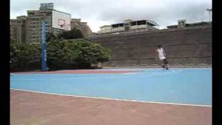 19yo Chris 203cm vs. 37yo 180cm Frank one on one basketball