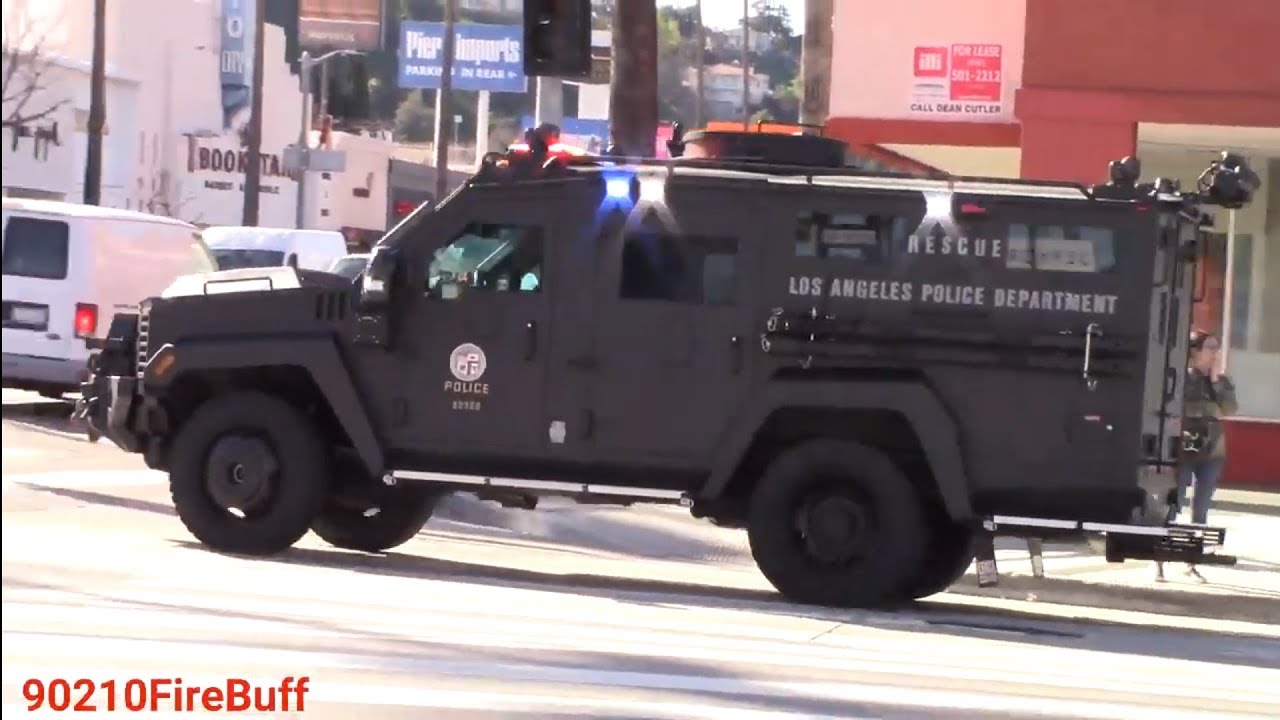 Lapd Swat Responding Code 3 Youtube