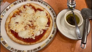 【日常】オリーブアンチョビのマルゲリータピザ食べる🍕美味しそう