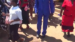 YESU AKHULANGA AMBA MSAFINA PRAISE SONG AT LUANDA CRUSADE BY APOSTLE SEDRICK OTENYO