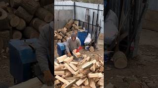 🙆🏼‍♂️ A dangerous moment during work. #woodworking #firewood #woodwork