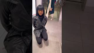 Edna Mode walks into a clothing store