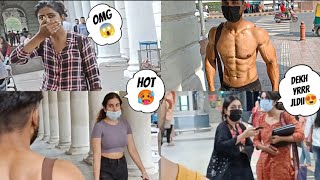 Bodybuilder goes shirtless in cp delhi🇮🇳 || metro station || girls reaction || public reaction |