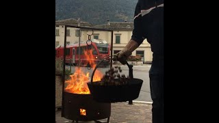 世界遺産鉄道の広場で焼き栗始めるイタリア人と過ごす秋の午後BerninaExpress,Brasche',TreninoRosso