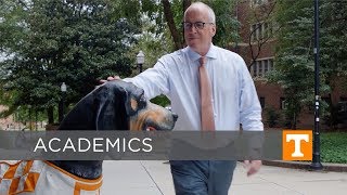 Meet the Deans: Provost Visits the University of Tennessee Libraries Dean