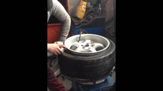 Tyre stretching Yokohama 225/45 r17 on 9,5J