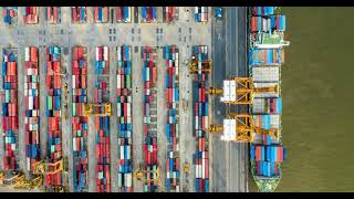 Cargo Ship on see Intro
