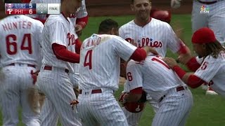 PFS@PHI: Hernandez wins it with a walk-off single