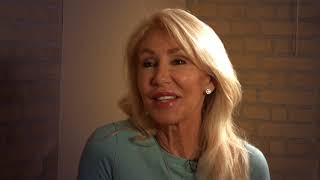 Linda Thompson Shares Her Life with Elvis: Their First Meeting and Living Together