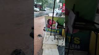 ചേളാരിക്ക് സമീപം മഴയത്ത് റോഡ് മുങ്ങിയപ്പോൾ