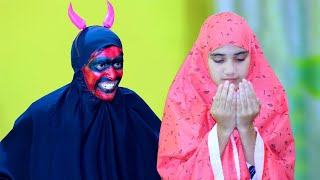 Shaytan hinders female prayers | Devil's deception of girls | Shaytan in prayer Shaitan attack Namaz