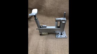 LASTING JACK WITH FOOT REST
