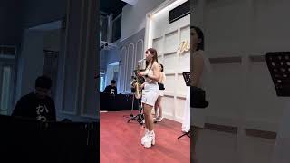 【森迪創意】超齡演出 美女薩克斯風手演奏一笑傾城