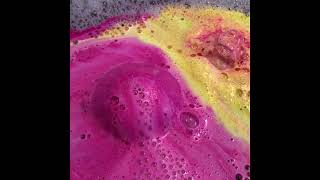 Lush Snow Fairy Amazeballs Bath Bomb Demo