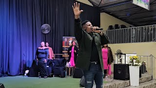 Vuyo Nombila - Ndiphakamisela Amehlo Wam Ezintabeni | Owenzil' Izulu