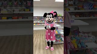 Minnie Mouse: catch it, you keep it! 💗🖤 ​⁠@MrsBench