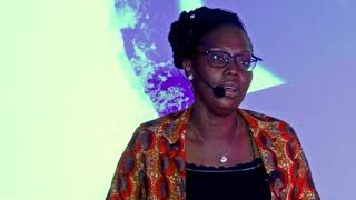 Autonomiser les femmes et les filles pour réduire la pauvreté | Djaoudath ALIDOU | TEDxCotonou