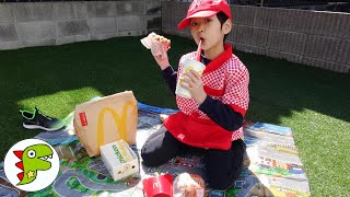 レオくんがマクドナルドでハンバーガーを注文するよ！店員さんがぜんぶたべちゃった？ トイキッズ