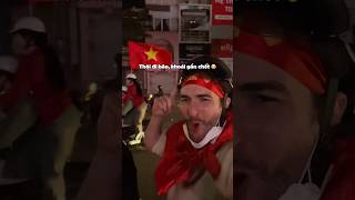 Anh Tây Đi bão khoái gần chết😅 | WillinVietnam #shorts