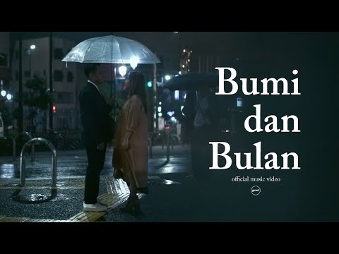 Hivi! Bumi Dan Bulan