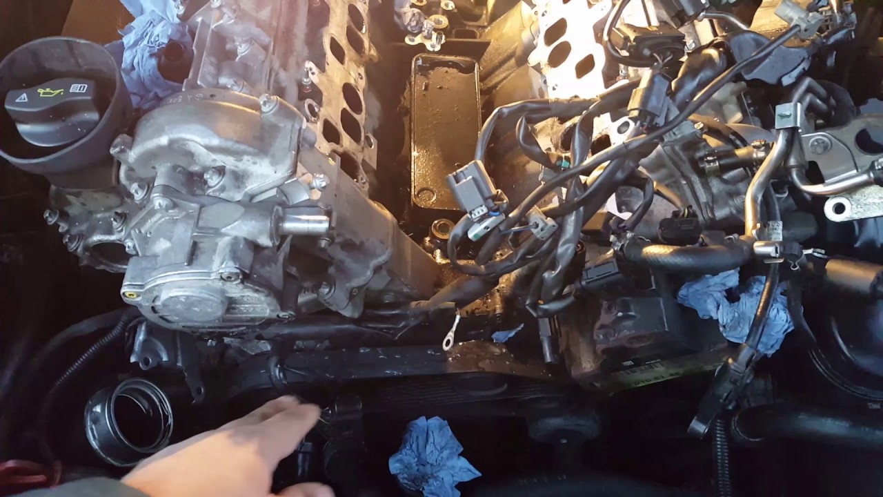 Mercedes (S Class, CLS Etc...) OM642 V6 Engine CDI Oil Leak From The ...