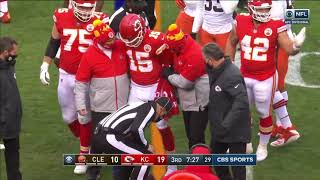 Patrick Mahomes Scary Injury & Struggles Standing Up After Going Unconscious