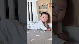 人类幼崽的迷惑行为，她是头痒吗？哈哈这么好玩的娃谁不想要一个啊 穿尿不湿的不好惹 原谅我不厚道的笑了 一身反骨的人类幼崽 有点演技但不多的人类幼崽 @DOU+小助手