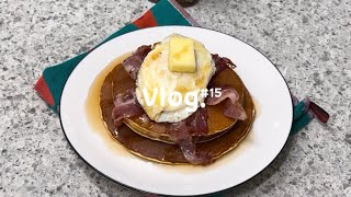 Vlog #15 | 팬케이크 만들어서 브런치 즐기고🥞, 고기 듬뿍 들어간 돼지국밥 해먹고, 부추무침, 양념 소갈비살, 돼지김치찌개, 계란찜, 두마리 치킨 먹방