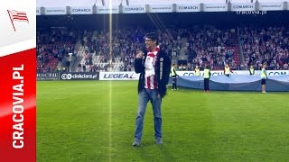 Maciej Maleńczuk śpiewa hymn na Cracovii!